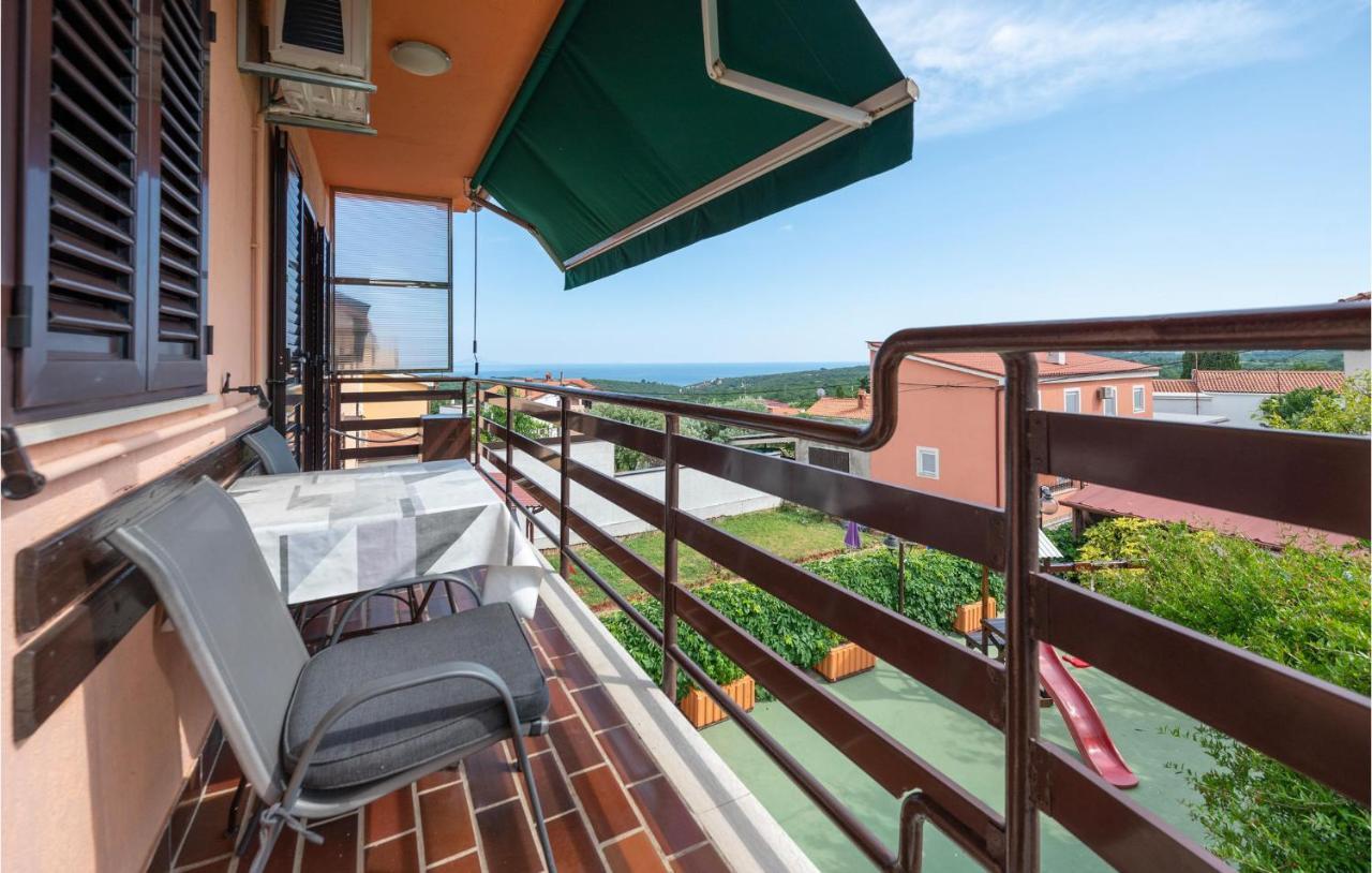 1 Bedroom Amazing Apartment In Peruski Экстерьер фото